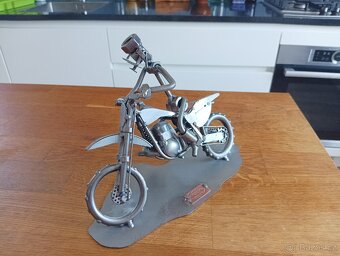 KOVOVÝ MODEL MOTOKROSOVÉHO JEZDCE NA MOTORCE HINZ & KUNST - 3
