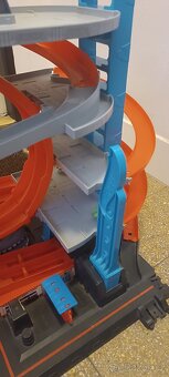 Hotwheels Ultimate Shark - 3