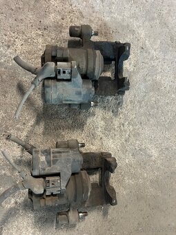 Zadní brzdové třmeny Superb 3 - 3