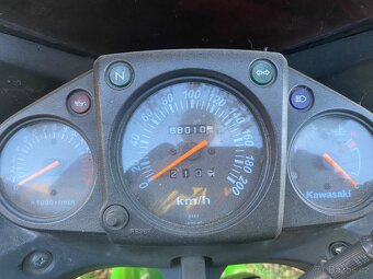 Kawasaki ninja 250r - 3