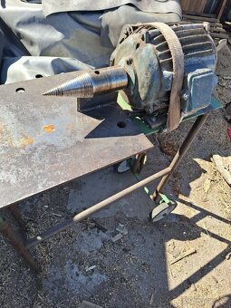 Kuželová štípačka na dřevo - 3