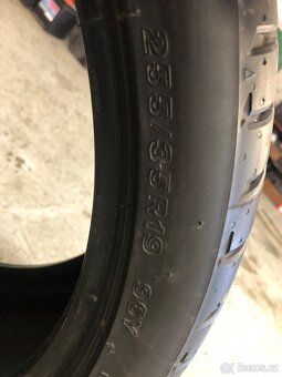 Pneu Bridgestone 255/35/19 - 3
