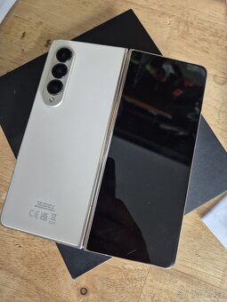 samsung galaxy fold 4 - 3