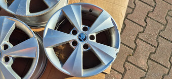 Alu kola Škoda Octavia 5x112 6,5x16 ET46 5E0 601 025 C - 3