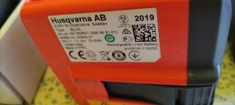2 x baterie Husqvarna AB , BLI10 (36V) + nabíječka+ pouzdro - 3