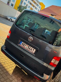 VW Multivan 2.5tdi 128kw automat 7 míst k pronájmu - 3
