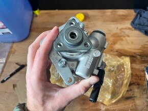 Cerpadlo servo rizeni BMW M3 E92 - 3