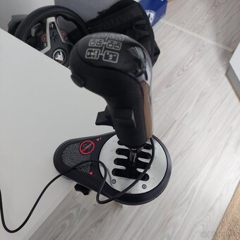 Thrustmaster T248 + Thrustmaster TH8A - 3