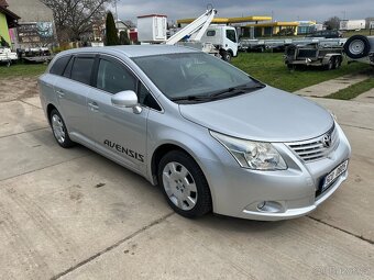 Prodám TOYOTU AVENSIS combi 1.8 benzín - 3