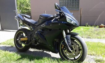 Yamaha R1 2004 - 3