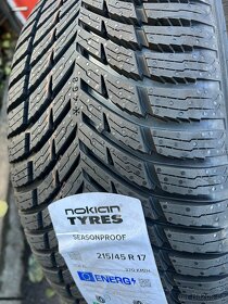 Celoroční pneu 215/45/17 91W Nokian Seasonproof - 3