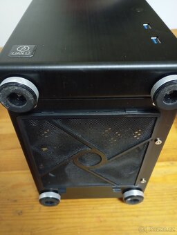 Hliníková ITX PC skřín Lian-Li PC-Q21+nový 12cm slim ventilá - 3