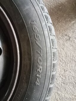 Rezervní kolo 4x100 - 3