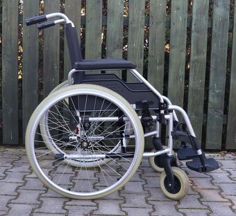 060-Mechanický invalidní vozík Meyra. - 3