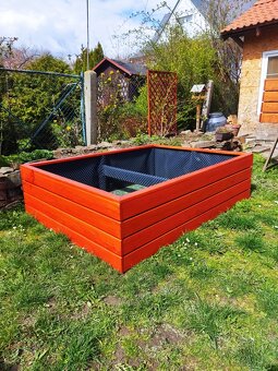 Vyvýšený záhon z modřínu - 3