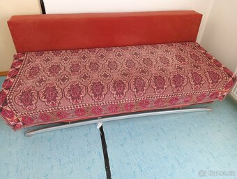 Sedačka vínová - 3