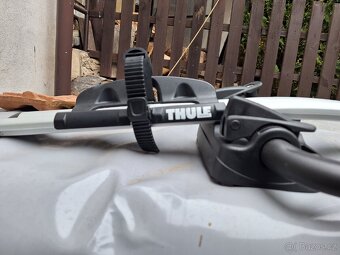 Prodám střešní nosiče kol Thule - 3