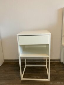 Bílý noční stolek IKEA VIKHAMMER (výborný stav) - 3