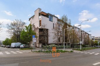 Pronájem bytu 3+kk, 156,23 m2 - mezonet, lodžie 8,19 m2 i ba - 3