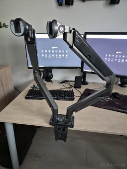 Držak na 2 monitory + 2 monitory - 3
