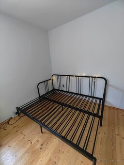 Černá rámová rozkládací postel IKEA - 3