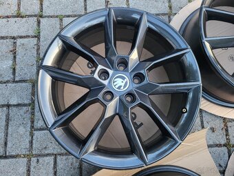 18" Škoda Gemini Black Octavia 3 III 5E 5x112 - 3