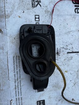 Víčko nádrže + plnicí modul Audi A6 / A7 C7 (4G, 4G8) – včet - 3