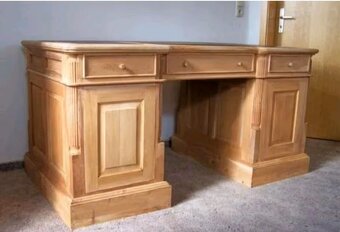 Psací stůl dřevěný - masivní, kůže na desce stolu - 3