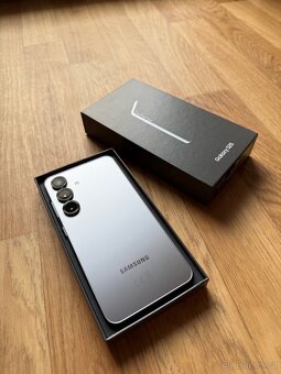 Samsung Galaxy S25 128GB Silver - 3