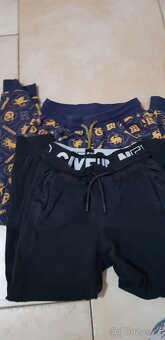 Dvoje tepláky nové vel. 140 - 3