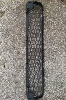 Volvo S80 - středová mřížka předního nárazníku - 3