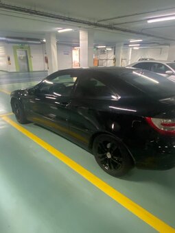 Mercedes Benz - 3