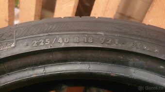 225/40 r18 gumy - 3