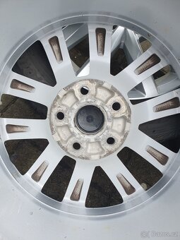 Alu kola vw 5x112 r16 6,5j et41 letni pneu 215/60/16 - 3