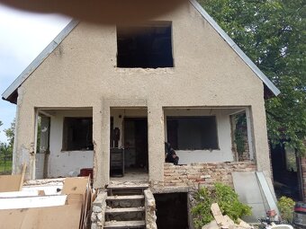 Dřevo a cihly za odvoz - 3