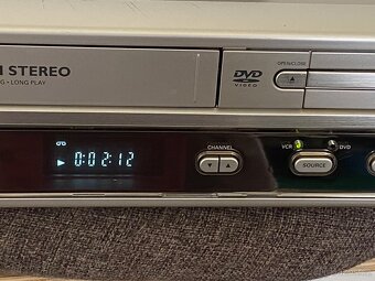 Kvalitní combo VHS a DVD přehrávač PHILIPS DVP620VR - 3