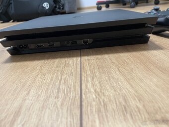 Prodám PS4 Pro 1TB - 3
