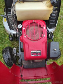 Zahradní traktůrek Honda - 3