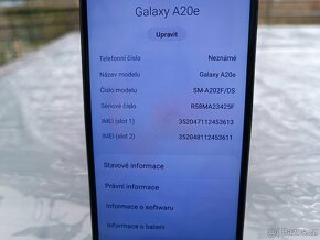 Mobilní telefon Samsung Galaxy A20e / 3GB RAM / 32GB - 3