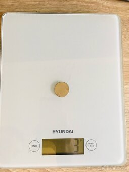 Kuchyňská váha Hyundai - přesnost na 0,1 g + 2 baterky - 3