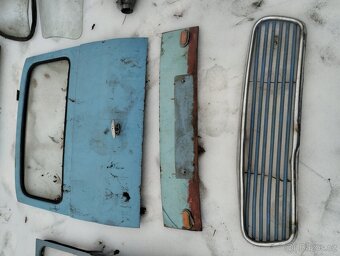 Škoda 1202 STW - díly karoserie na renovaci - 3