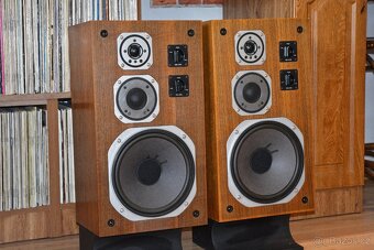 YAMAHA NS 670 - 3