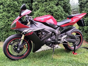 Yamaha r1 - 3