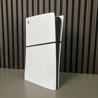 PlayStation 5 Slim (Digital) + 2x ovladač DualSense - 3