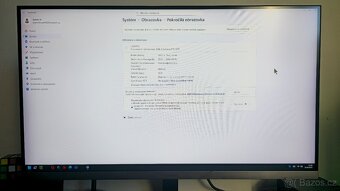 4K Samsung 28 palcu - 3
