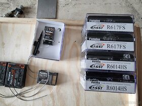 RC radio FutabaFX 30, 2,4GHz, Fasst + 6x přijímače Futaba - 3