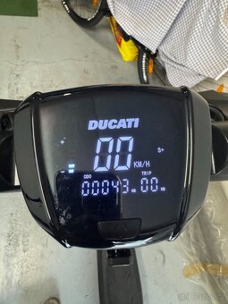Elektrokoloběžka Ducati PRO III - 3