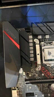 ASUS ROG STRIX B365-G GAMING + i5-9600K (6C/6T) - 3