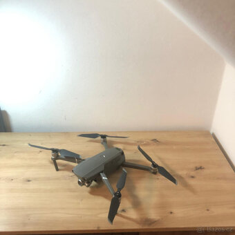 DJI Mavic 2 Zoom Fly More Combo - 3