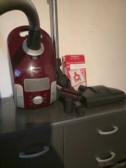 Vysavač Miele - 3